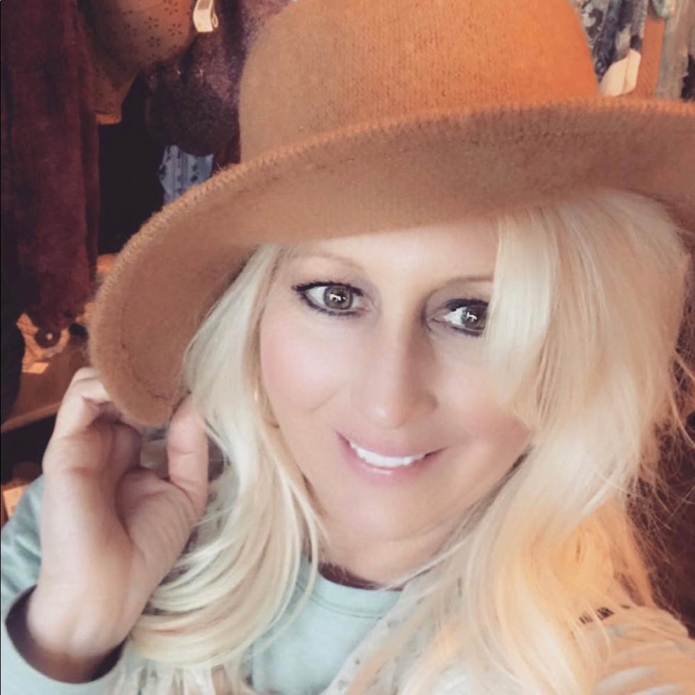 Meet your Posher, Stacy
